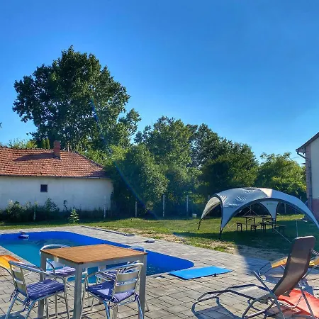 Casa vacanze River House - Luxury House On The Border Of The Tisza River Arokto